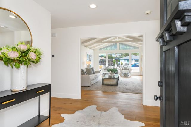 9 Saint Lucia Pl, Tiburon, CA 94920