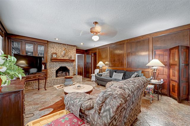 2307 Oakview Drive, Missouri City, TX 77459