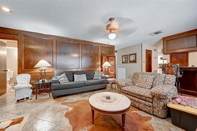 2307 Oakview Drive, Missouri City, TX 77459