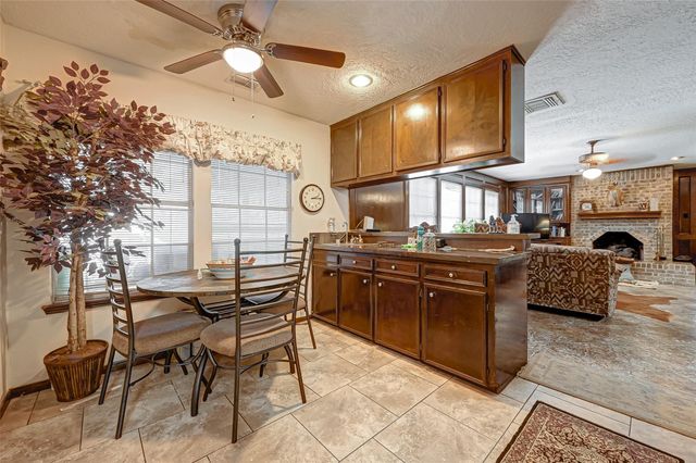 2307 Oakview Drive, Missouri City, TX 77459