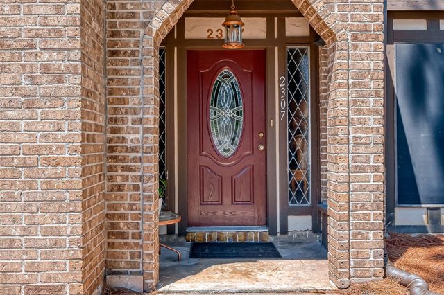 2307 Oakview Drive, Missouri City, TX 77459