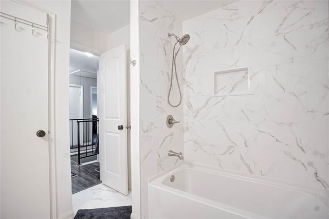 2307 Oakview Drive, Missouri City, TX 77459