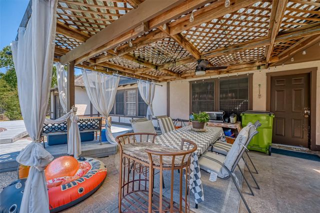 2307 Oakview Drive, Missouri City, TX 77459