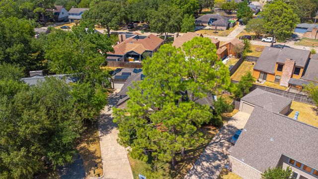 2307 Oakview Drive, Missouri City, TX 77459