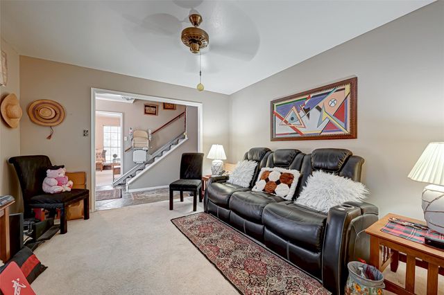 2307 Oakview Drive, Missouri City, TX 77459