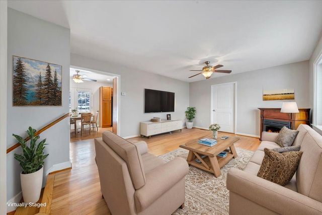 E 646 Augusta AVE, Vinton, VA 24179