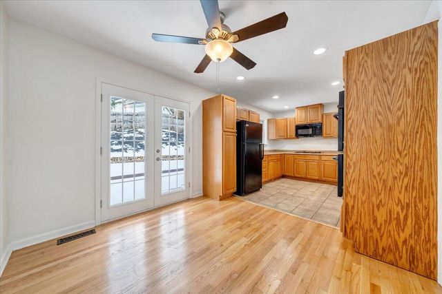 E 646 Augusta AVE, Vinton, VA 24179