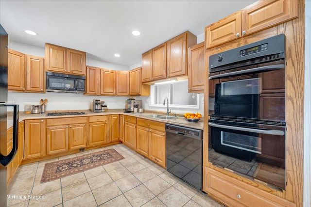 E 646 Augusta AVE, Vinton, VA 24179