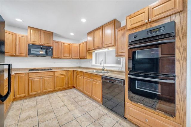 E 646 Augusta AVE, Vinton, VA 24179