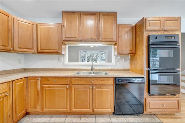 E 646 Augusta AVE, Vinton, VA 24179