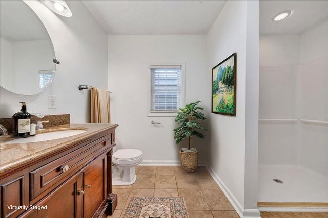 E 646 Augusta AVE, Vinton, VA 24179