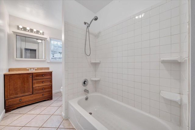 E 646 Augusta AVE, Vinton, VA 24179