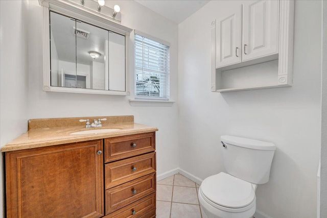 E 646 Augusta AVE, Vinton, VA 24179