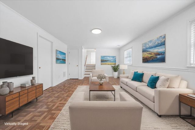 E 646 Augusta AVE, Vinton, VA 24179