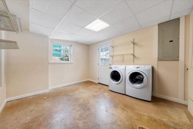 E 646 Augusta AVE, Vinton, VA 24179