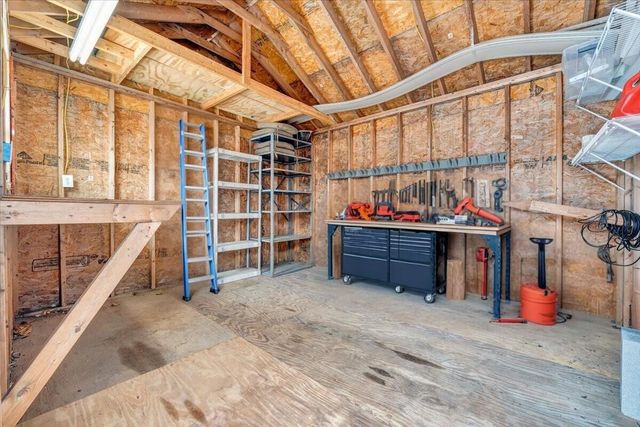 E 646 Augusta AVE, Vinton, VA 24179