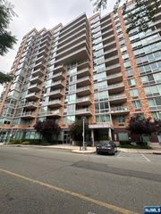 316 Hudson Park 316, Edgewater, NJ 07020