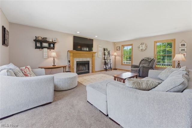 7987 Lisbon St E, East Canton, OH 44730