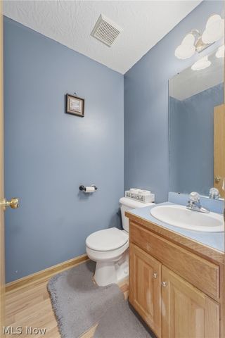 7987 Lisbon St E, East Canton, OH 44730