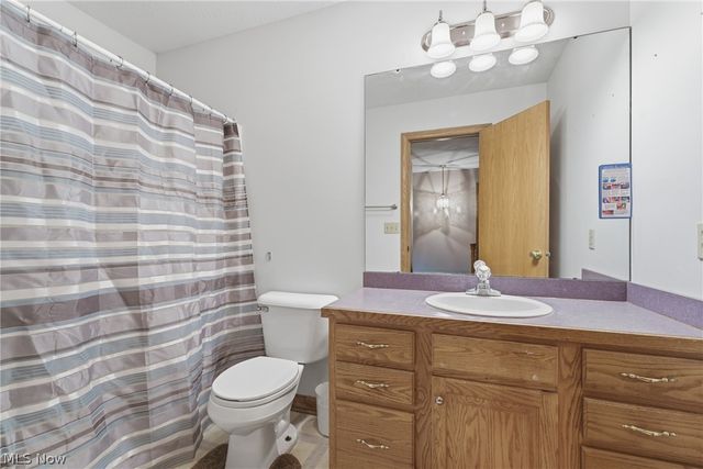 7987 Lisbon St E, East Canton, OH 44730