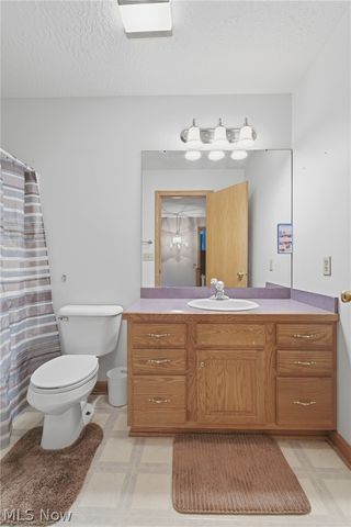 7987 Lisbon St E, East Canton, OH 44730