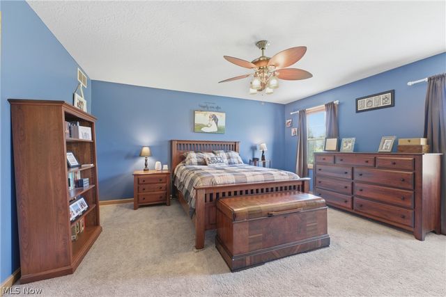 7987 Lisbon St E, East Canton, OH 44730