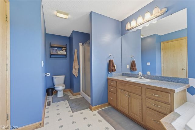 7987 Lisbon St E, East Canton, OH 44730