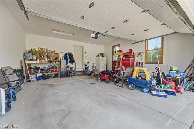 7987 Lisbon St E, East Canton, OH 44730