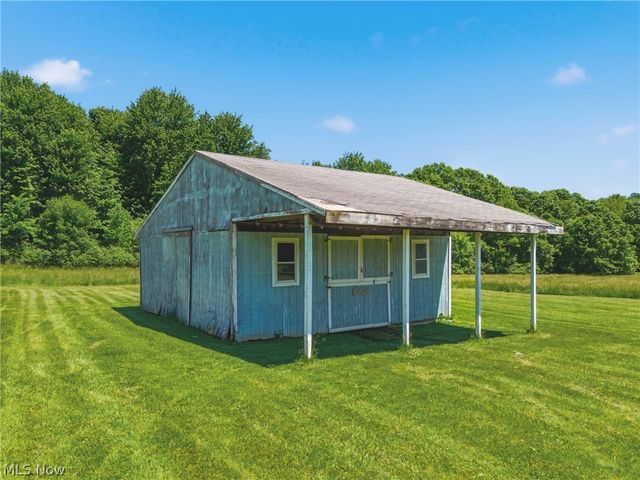 7987 Lisbon St E, East Canton, OH 44730