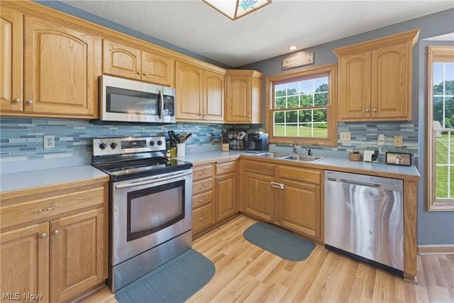 7987 Lisbon St E, East Canton, OH 44730