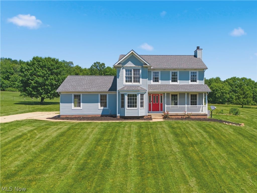 7987 Lisbon St E, East Canton, OH 44730
