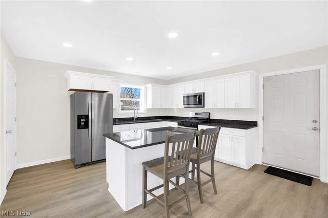 1331 Leonora Avenue, Akron, OH 44305