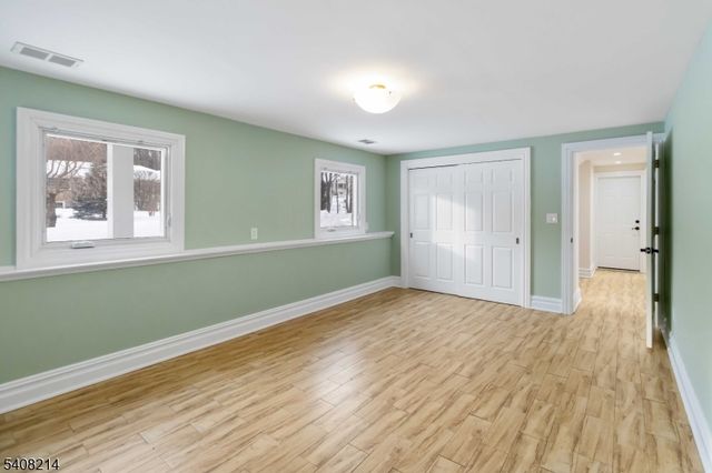 59 Sun Valley Way, Morris Plains Boro, NJ 07950