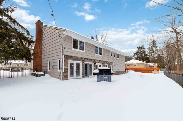 59 Sun Valley Way, Morris Plains Boro, NJ 07950