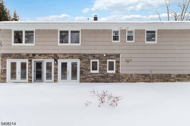 59 Sun Valley Way, Morris Plains Boro, NJ 07950