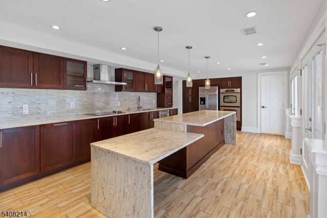 59 Sun Valley Way, Morris Plains Boro, NJ 07950