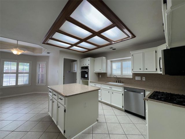 6926 Hearthside Drive, Sugar Land, TX 77479