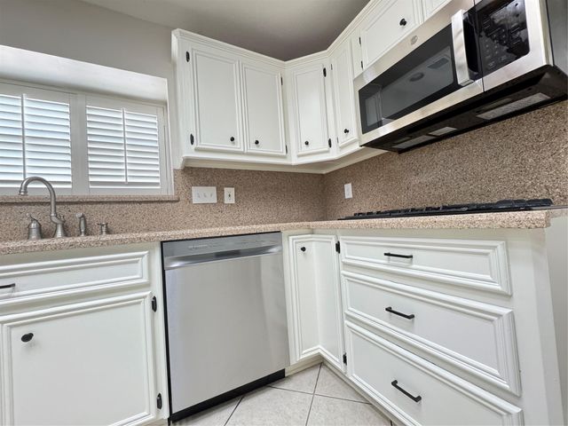 6926 Hearthside Drive, Sugar Land, TX 77479