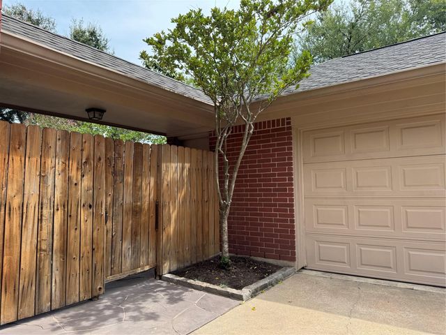 6926 Hearthside Drive, Sugar Land, TX 77479