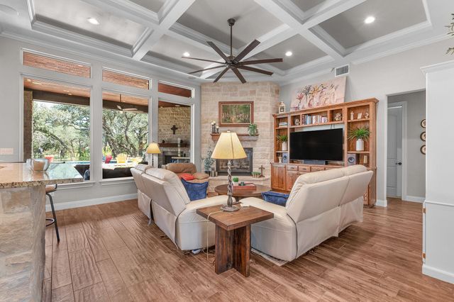 201 Brothers LN, Burnet, TX 78611