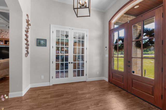 201 Brothers LN, Burnet, TX 78611