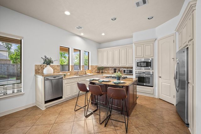241 W Tupelo Green Circle, Spring, TX 77389