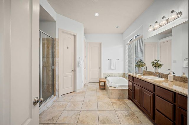 241 W Tupelo Green Circle, Spring, TX 77389
