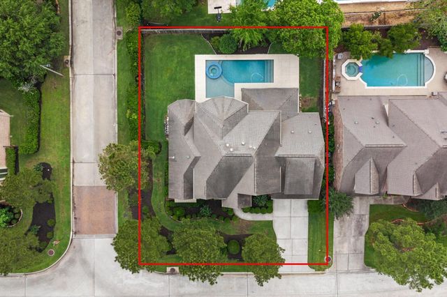 241 W Tupelo Green Circle, Spring, TX 77389