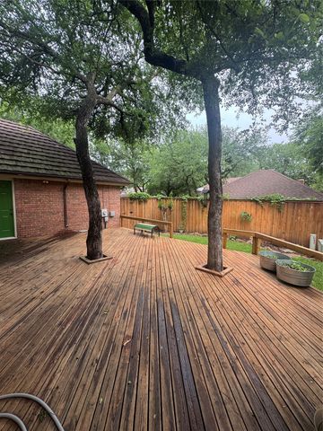 713 Ashley Drive, Hurst, TX 76054