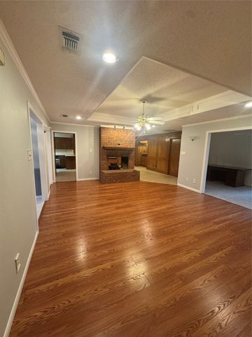 713 Ashley Drive, Hurst, TX 76054