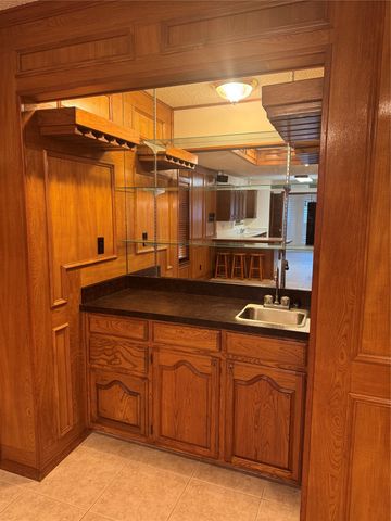 713 Ashley Drive, Hurst, TX 76054