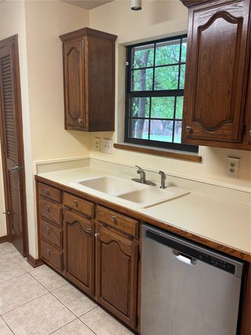 713 Ashley Drive, Hurst, TX 76054