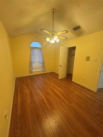 713 Ashley Drive, Hurst, TX 76054