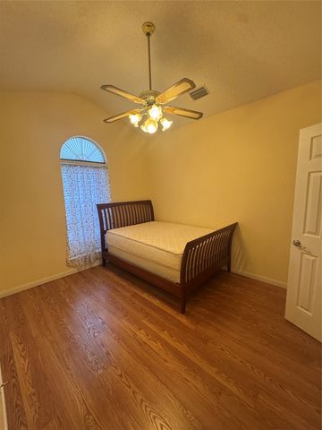 713 Ashley Drive, Hurst, TX 76054